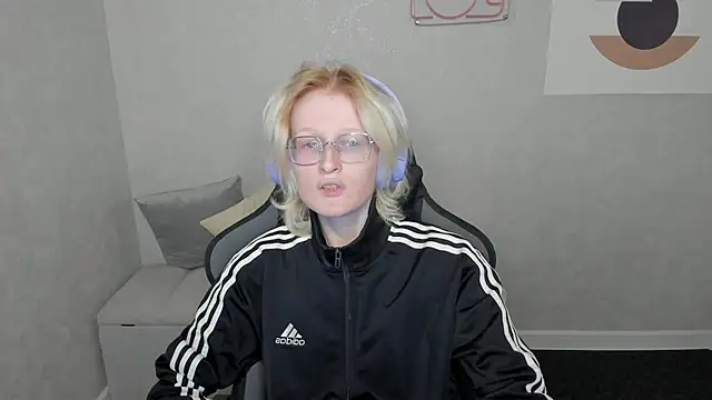 Snapshot of ElizabethHarpper chatting on 11, 9, 2025 ElizabethHarpper online show from 11, 9, 2025