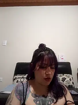 Miss Amelie online show from 28, 2, 2025