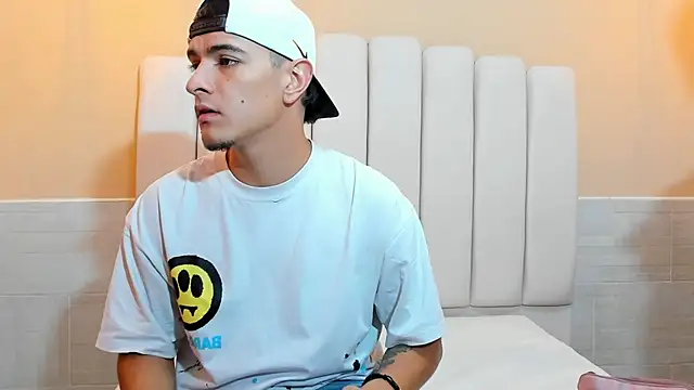 DAVID VICTORIAA online show from 17, 2, 2025