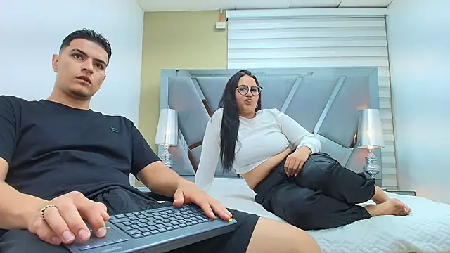 DAVID VICTORIAA online show from 8, 4, 2026