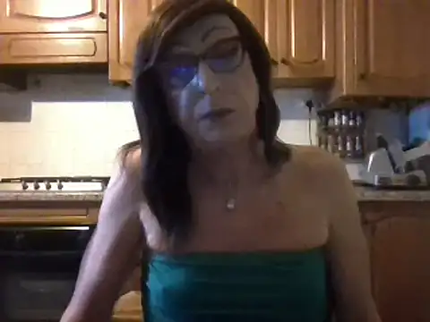Snapshot of Tiabet chatting on 15, 5, 2026 Tiabet online show from 15, 5, 2026