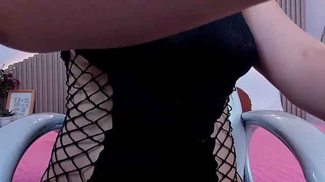 Annie kurt  online show from 18, 9, 2025