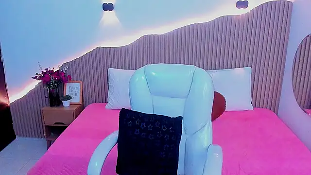 Annie kurt  online show from 19, 9, 2025