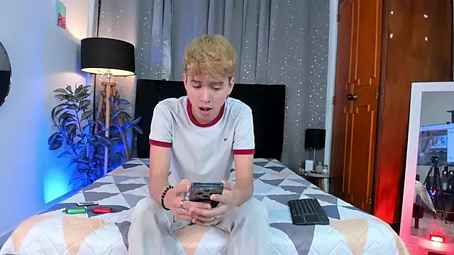 Brian-Ausslos online show from 4, 2, 2025