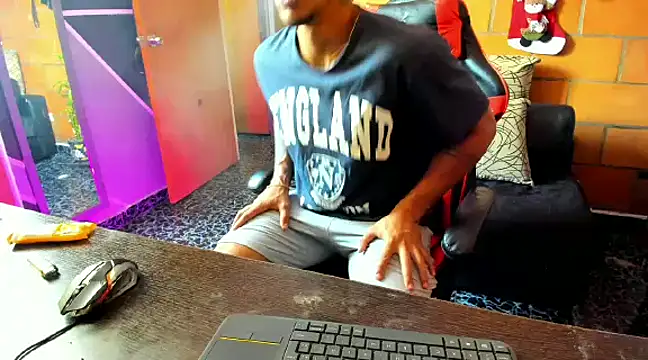 Adam Valenciia online show from 10, 2, 2025