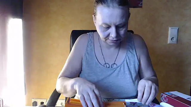 Sweet Phoenix online show from 24, 9, 2025