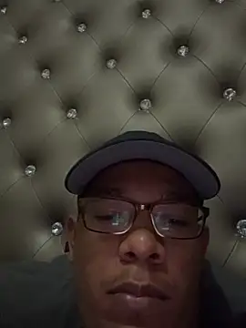 Snapshot of M12Dick23 chatting on 29, 12, 2024 M12Dick23 online show from 29, 12, 2024