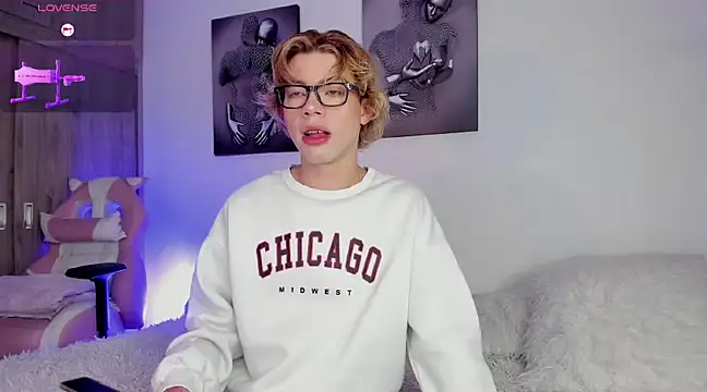 Henophiid online show from 7, 2, 2025