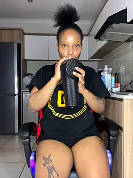 Thando04 online show from 9, 9, 2025