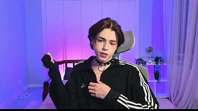 b0y fantasy online show from 6, 1, 2025