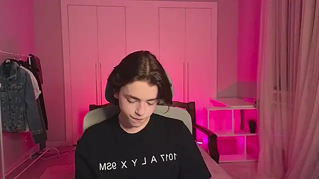 b0y fantasy online show from 18, 2, 2025