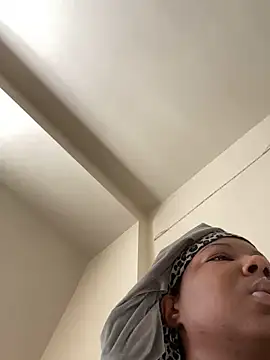 Snapshot of DamnBubbles chatting on 17, 1, 2025 DamnBubbles online show from 17, 1, 2025