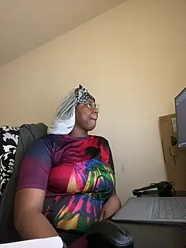 Snapshot of DamnBubbles chatting on 10, 2, 2025 DamnBubbles online show from 10, 2, 2025