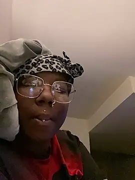 Snapshot of DamnBubbles chatting on 11, 2, 2025 DamnBubbles online show from 11, 2, 2025