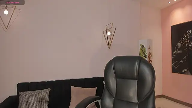 NiaSalvatore online show from 3, 2, 2026