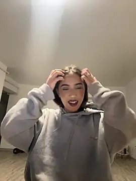 Snapshot of miaceleste chatting on 17, 9, 2025 miaceleste online show from 17, 9, 2025