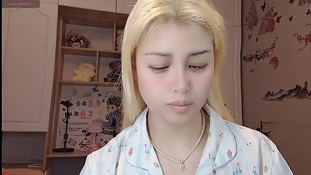 Lucky-xiuxiu online show from 25, 2, 2025