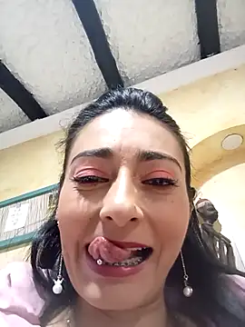 BELLA--26 online show from 15, 2, 2025