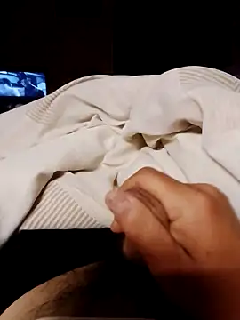 Snapshot of HueingChamber4352 chatting on 8, 11, 2025 HueingChamber4352 online show from 8, 11, 2025