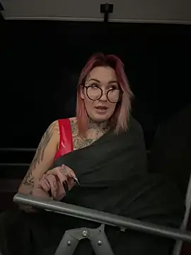 Mia-Fuchs online show from 10, 2, 2025