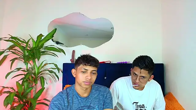 twinkmilk  online show from 23, 1, 2025