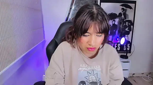 Ji Eun online show from 5, 1, 2025