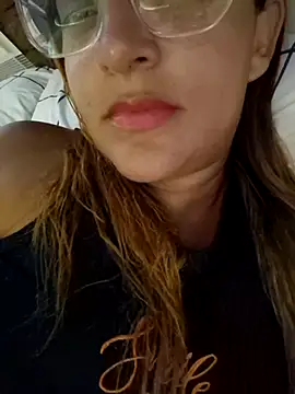 AliceRuivinha2 online show from 24, 2, 2025