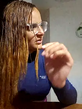 AliceRuivinha2 online show from 28, 2, 2025