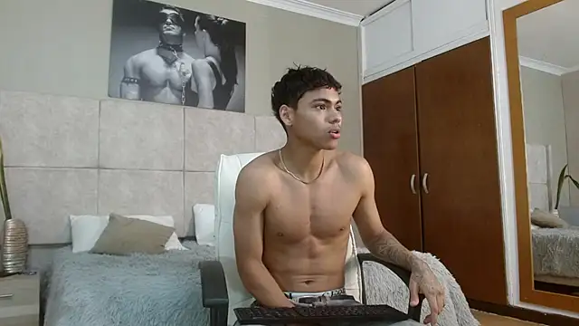 Snapshot of adam_piarse01 chatting on 28, 9, 2025 adam piarse01 online show from 28, 9, 2025