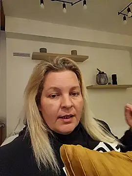 RyleeSherry online show from 24, 2, 2025