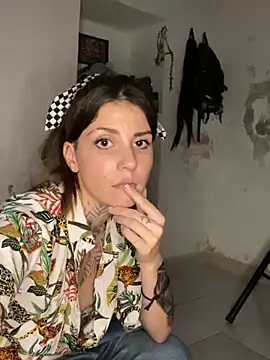 Izy cute  online show from 17, 1, 2025