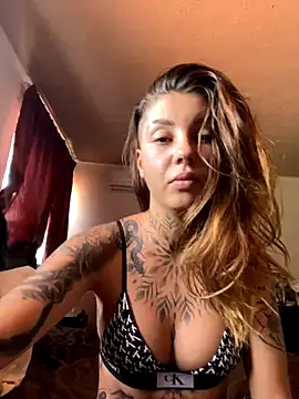 Izy cute  online show from 11, 9, 2025