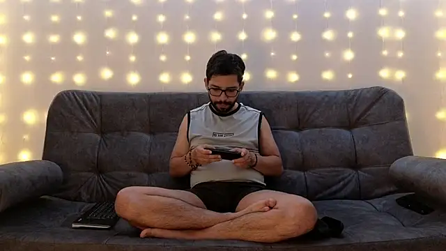 Snapshot of ErickBrant chatting on 15, 3, 2025 ErickBrant online show from 15, 3, 2025