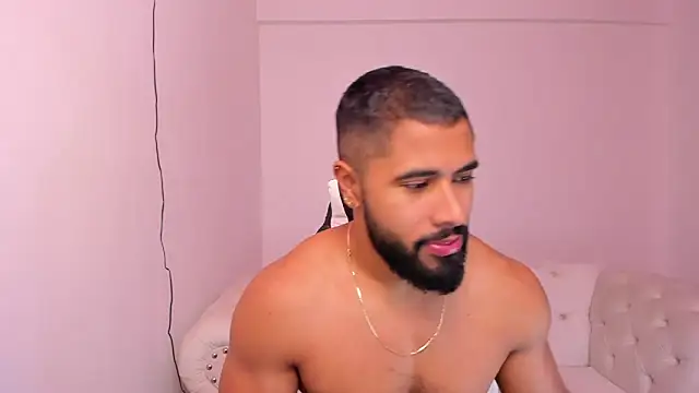 Snapshot of Santiago_huntt chatting on 5, 2, 2025 Santiago huntt online show from 5, 2, 2025