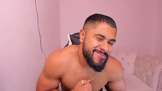 Snapshot of Santiago_huntt chatting on 6, 2, 2025 Santiago huntt online show from 6, 2, 2025