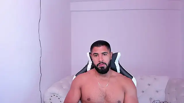 Snapshot of Santiago_huntt chatting on 21, 2, 2025 Santiago huntt online show from 21, 2, 2025