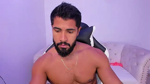 Snapshot of Santiago_huntt chatting on 25, 11, 2025 Santiago huntt online show from 25, 11, 2025