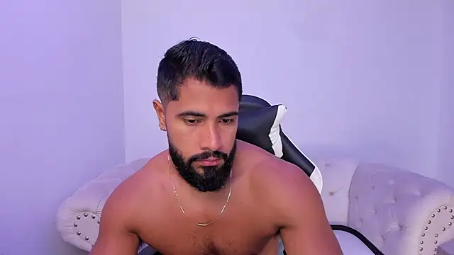 Snapshot of Santiago_huntt chatting on 4, 12, 2025 Santiago huntt online show from 4, 12, 2025