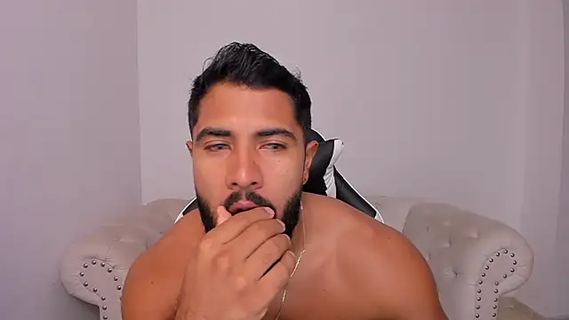 Snapshot of Santiago_huntt chatting on 12, 1, 2026 Santiago huntt online show from 12, 1, 2026