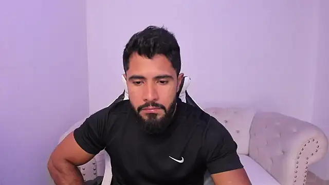 Snapshot of Santiago_huntt chatting on 9, 2, 2026 Santiago huntt online show from 9, 2, 2026