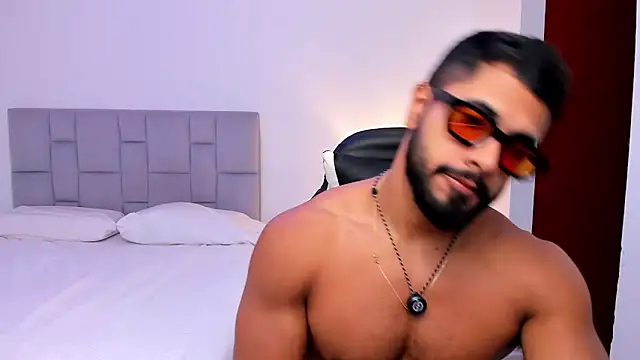 Santiago huntt online show from 13, 4, 2026