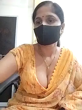 Snapshot of priyancyfun chatting on 28, 10, 2025 priyancyfun online show from 28, 10, 2025