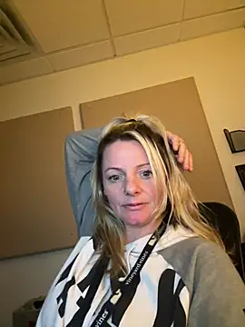 Snapshot of kittiekatieyogi chatting on 27, 2, 2025 kittiekatieyogi online show from 27, 2, 2025