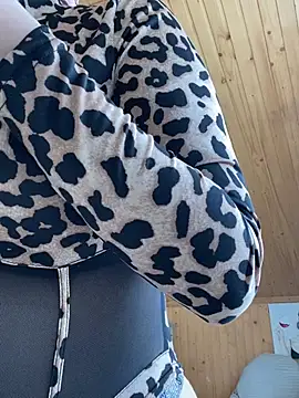 mewKate online show from 7, 3, 2026