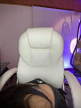 Camila pinkk online show from 18, 5, 2026