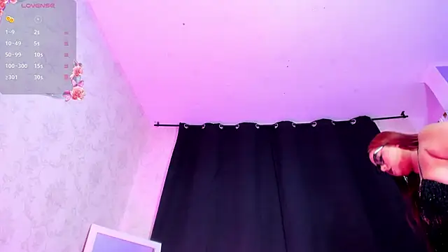 NAHIARA LEE online show from 17, 9, 2025