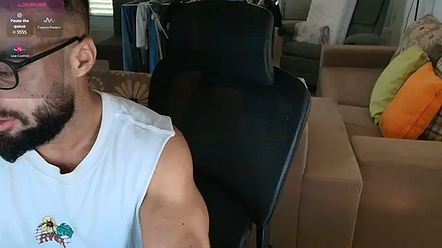 Snapshot of todddantes25 chatting on 18, 4, 2026 todddantes25 online show from 18, 4, 2026