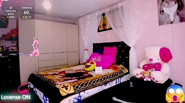 Snapshot of Aliana_Ross chatting on 8, 3, 2025 Aliana Ross online show from 8, 3, 2025