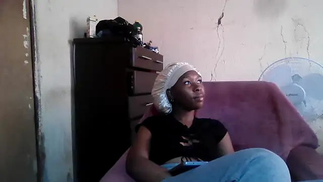 Snapshot of Hotdaily04 chatting on 13, 9, 2025 Hotdaily04 online show from 13, 9, 2025