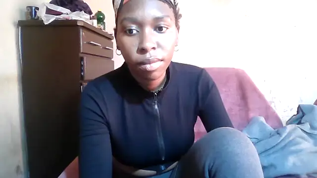 Snapshot of Hotdaily04 chatting on 21, 9, 2025 Hotdaily04 online show from 21, 9, 2025